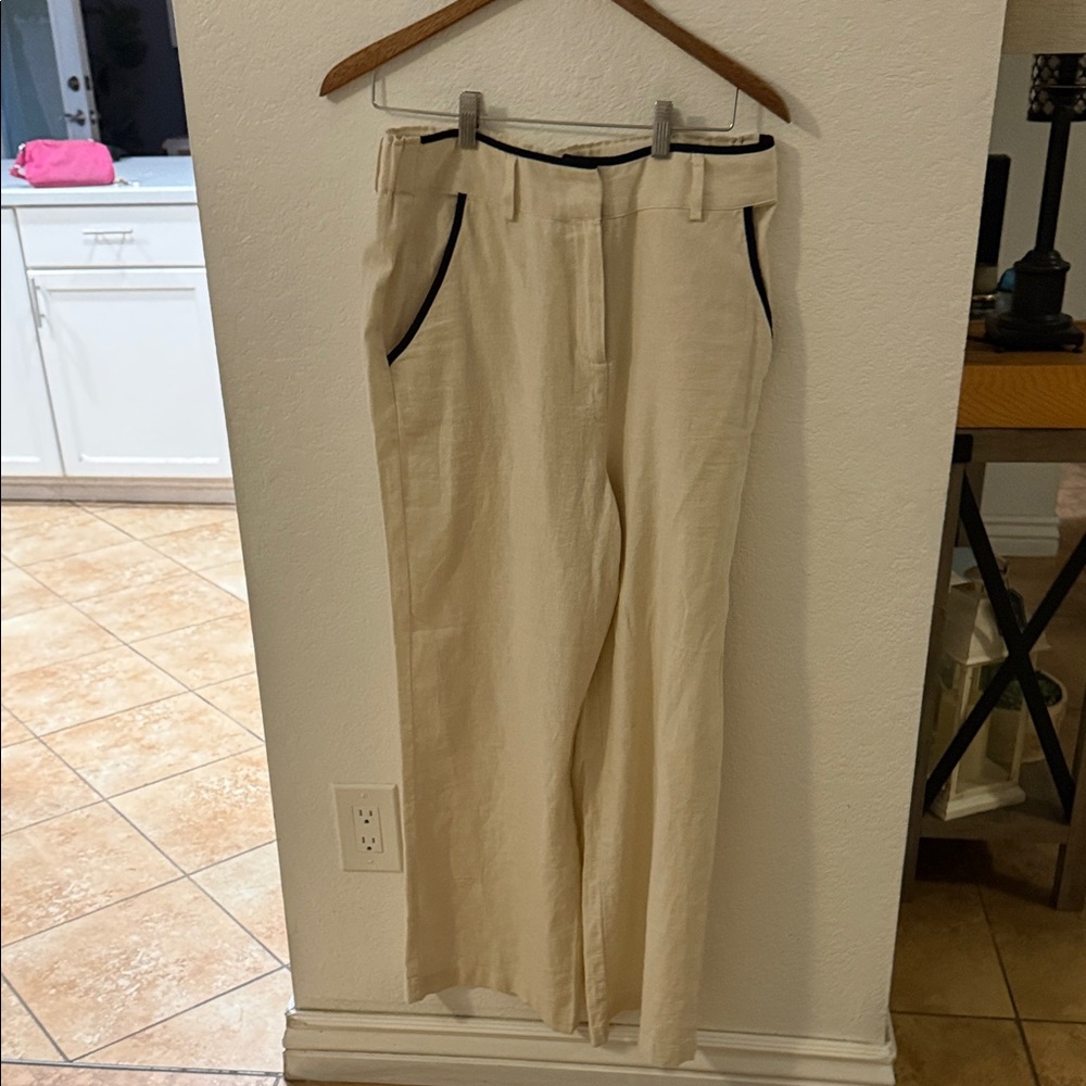 Tahari Beige Trousers with Black Trim